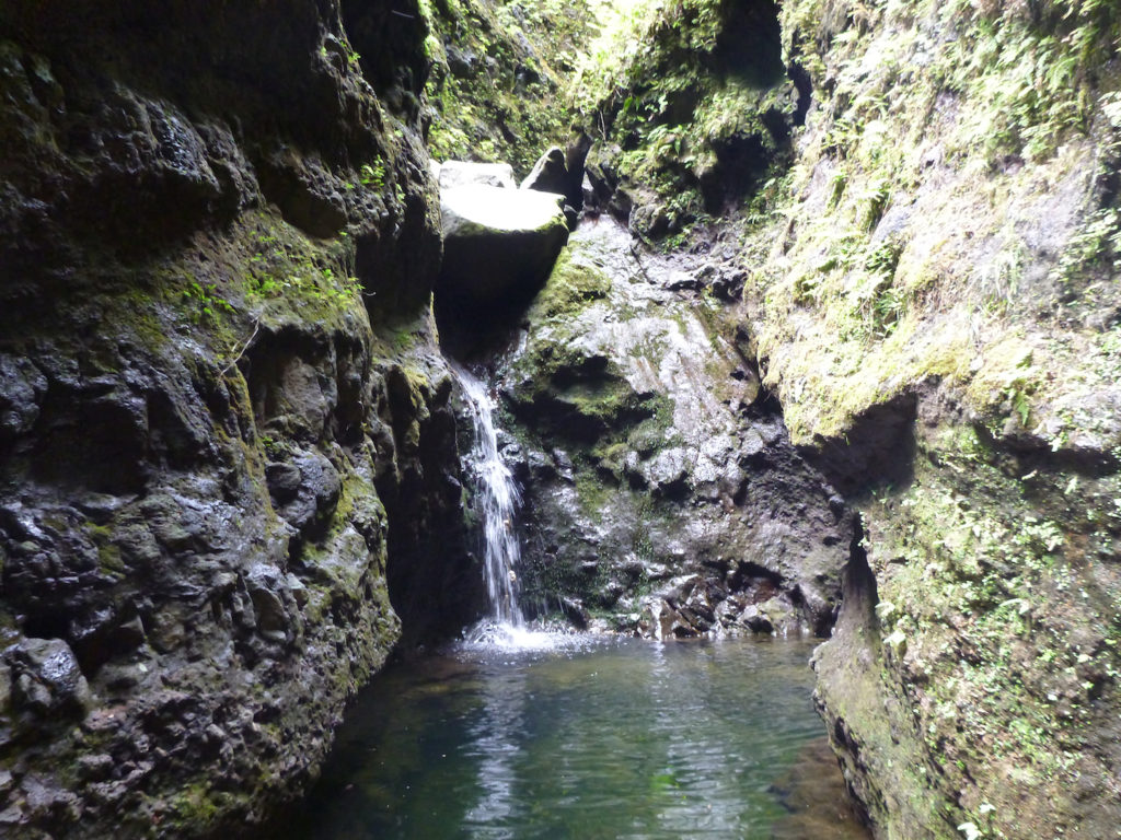 7-falls-hike-oahu-hawaii-dangerous-hike-hawaiifunshine